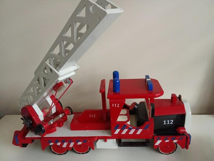 Handgemaakte, handgemaakte brandweerwagen, Antiek en Kunst, Antiek | Speelgoed, Ophalen of Verzenden