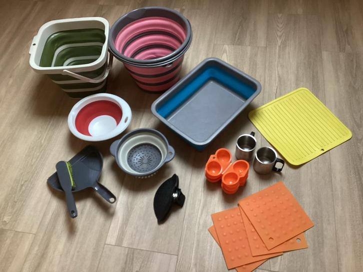 Kampeerspullen set: Bekers, emmers, afgiet, en meer!, Caravans en Kamperen, Kampeeraccessoires, Gebruikt, Ophalen of Verzenden