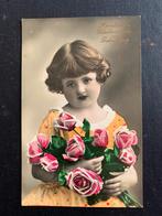 1929 Meisje in oranje jurk met bos rozen (KA), Gelopen, Kinderen, Ophalen of Verzenden, 1920 tot 1940