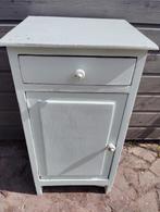 Gratis brocante nachtkastje, licht mint groen geschilderd, Ophalen