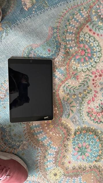 Ipad 9the air uit 2022/ scherm stuk beschikbaar voor biedingen