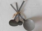 Vintage set emaille lepels, schuimspaan en 2 saus lepels, gr, Ophalen of Verzenden