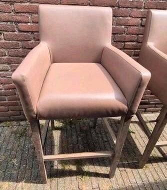 Degelijke horeca barkrukken, Huis en Inrichting, Barkrukken, Gebruikt, Leer, 2 krukken, Ophalen of Verzenden