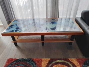 70s salontafel groot model met bijzondere tegels beschikbaar voor biedingen