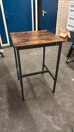 hoge bijzet tafel zwarte poten houtkleurig blad, Ophalen, 50 tot 75 cm, Rechthoekig, 50 tot 100 cm