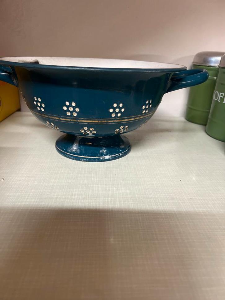 Vintage Emaille Vergiet Blauw met Bloemen, Antiek en Kunst, Antiek | Keukenbenodigdheden, Ophalen