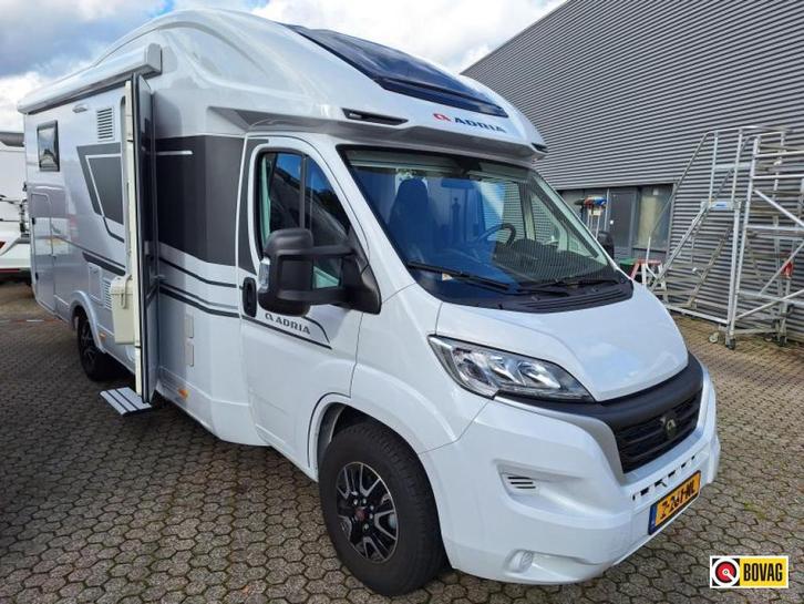 Adria Matrix Axess 650 SL - NIEUWSTAAT - HEFBED, Caravans en Kamperen, Campers, tot en met 5, Half-integraal, Adria, Diesel, Handgeschakeld