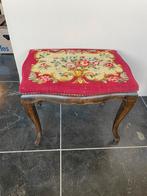 klassiek voetenbankje Queen Ann mooi geborduurd, Ophalen, Hout, Gebruikt, 50 tot 75 cm