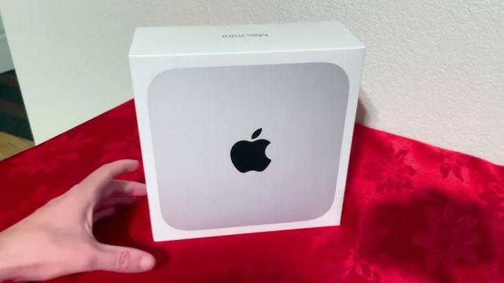 Apple Mac Mini M2 & Satechi Dock | 256gb HD, 8gb Ram nu €475, Computers en Software, Apple Desktops, Zo goed als nieuw, Mac Mini