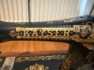 Antieke Kayser Naaimachine beschikbaar voor biedingen