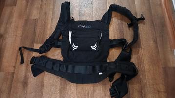 Mucibi draagzak met newborn inlay en windkapje voor hoofd beschikbaar voor biedingen