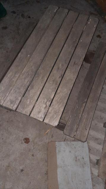 Kinder picknickbank beschikbaar voor biedingen