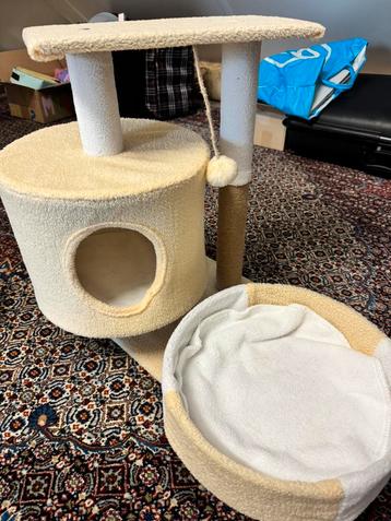 Kattenboom beschikbaar voor biedingen