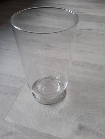 Glazen vaas 30 cm hoog  beschikbaar voor biedingen