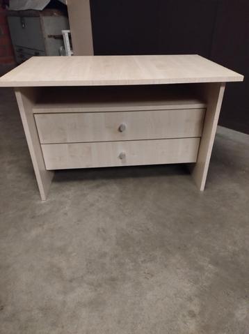 Te koop: tv kastje  beschikbaar voor biedingen