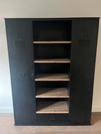 Zwart metalen kast met deuren en mango houten planken, Huis en Inrichting, Kasten | Boekenkasten, Ophalen, 100 tot 150 cm, Zo goed als nieuw