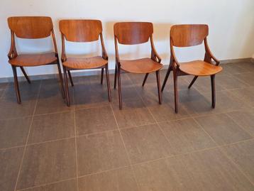 Vintage stoelen Arne Hovmand Olsen midcentury Denmark. 