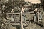 Walchersche boerenmeisjes bij bruggetje, Ophalen of Verzenden, Voor 1920, Gelopen, Zeeland
