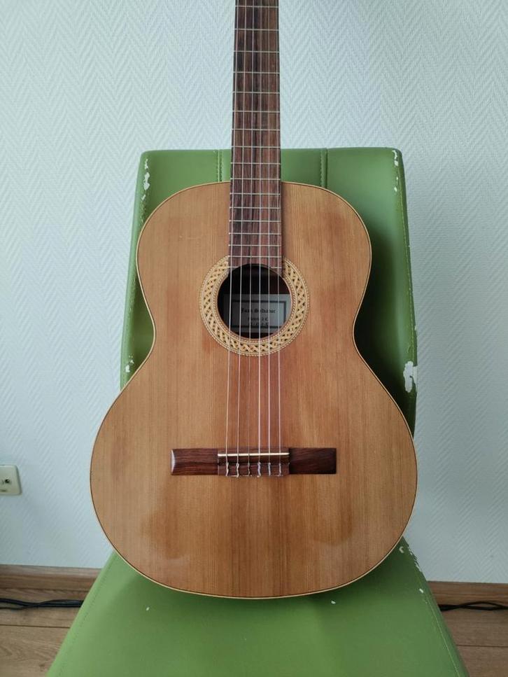 Juan Salbador Model 2C Klassieke Gitaar, Muziek en Instrumenten, Snaarinstrumenten | Gitaren | Akoestisch, Gebruikt, Klassieke of Spaanse gitaar