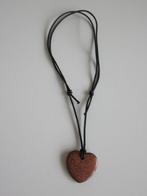 Ketting rood goudsteen hartje Cabochon valentijnsdag, Bruin, Ophalen of Verzenden, Zo goed als nieuw, Met edelsteen
