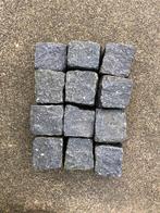 35 m2 Portugees graniet antraciet grijs kinderkop oud 10-12, Tuin en Terras, Ophalen, Gebruikt, Klinkers, Natuursteen