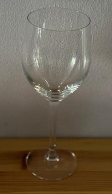 11x wijnglas (23cm x Ø7cm) + gratis 2x champy glas - €10.00 beschikbaar voor biedingen