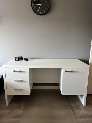 Wit bureau