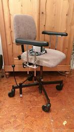 Trippelstoel elektrisch H/L Mercado trippel stoel werkstoel, Diversen, Verpleegmiddelen, Ophalen, Zo goed als nieuw