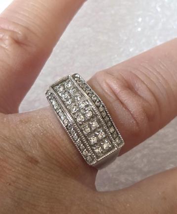 Maat 17,75- Prachtige zilveren (925) ring vol met ZIRKONIA'S beschikbaar voor biedingen