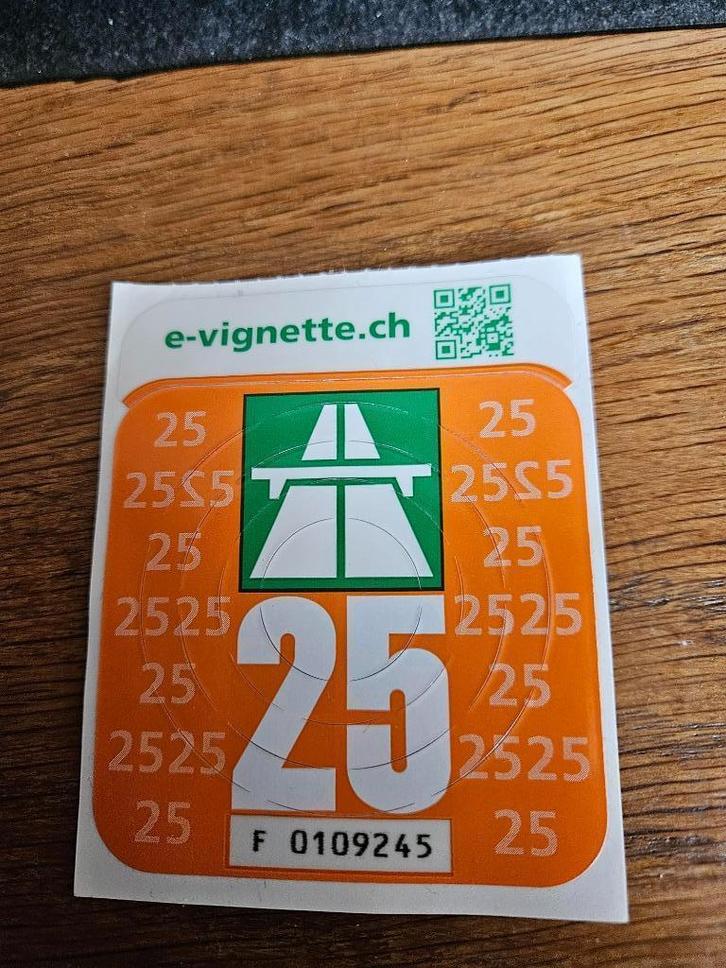 VIGNET ZWITSERLAND 2025, Tickets en Kaartjes, Autovignetten, Drie personen of meer