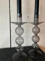 Lichtgrijze glazen kandelaars. Nieuw ., Huis en Inrichting, Woonaccessoires | Kandelaars en Kaarsen, Ophalen of Verzenden, Nieuw