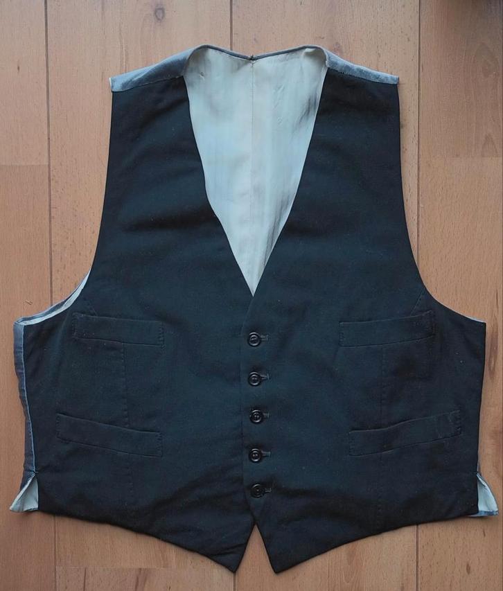 Carnaval. Boerenbruiloft gilet wol zwart mt 46/48, Kleding | Heren, Carnavalskleding en Feestkleding, Gedragen, Maat 46 (S) of kleiner