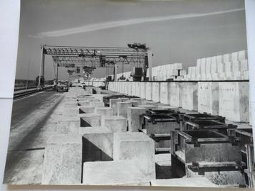 C569 Europoort Pier beschikbaar voor biedingen
