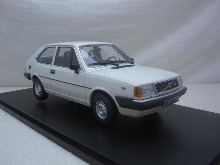 Volvo 343 GLS 1982 wit 1:18 T9, Hobby en Vrije tijd, Modelauto's | 1:18, Nieuw, Auto, Overige merken, Ophalen of Verzenden