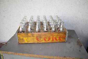 Houten krat Coca Cola met 24 flesjes. beschikbaar voor biedingen
