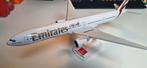 Emirates Boeing 777-300ER 1:200, Overige merken, 1:200 of kleiner, Ophalen of Verzenden, Zo goed als nieuw