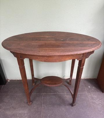 VINTAGE OVALE EIKEN HOUTEN TAFELTJE  beschikbaar voor biedingen