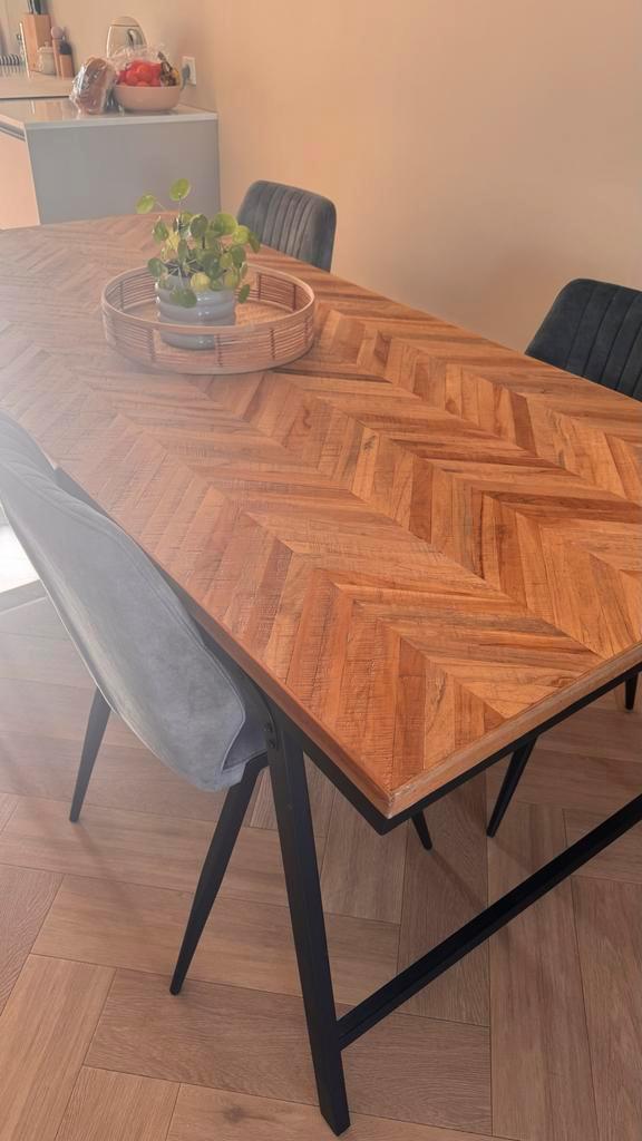 Eettafel visgraat of hongaarse punt, Huis en Inrichting, Tafels | Eettafels, Zo goed als nieuw, 50 tot 100 cm, 200 cm of meer