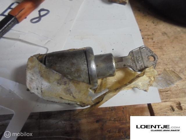 Kofferbakslot BMW 02 1502 1602 1802 2002 tii ti etc, Auto-onderdelen, Klein materiaal, BMW, Gebruikt, Ophalen of Verzenden