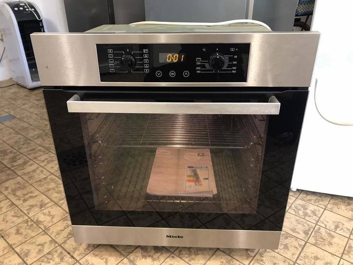 Te koop Miele inbouw oven 60X60cm H4810B In zeer goed staat!, Witgoed en Apparatuur, Ovens, Zo goed als nieuw, 45 tot 60 cm, Ophalen of Verzenden