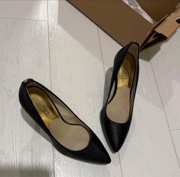 Michael Kors zwarte pumps beschikbaar voor biedingen