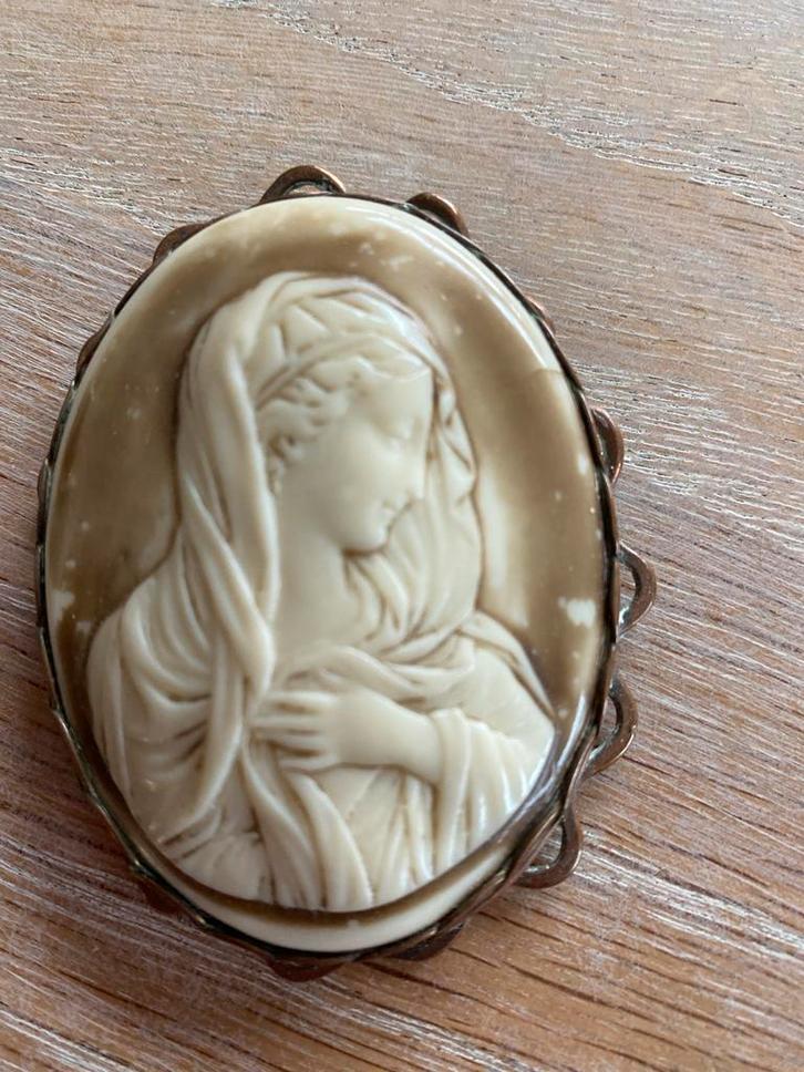 Antieke Camee Broche in Brons. Groot 5x7 cm.  beige, Sieraden, Tassen en Uiterlijk, Broches, Gebruikt, Brons, Bruin, 4 tot 7 cm