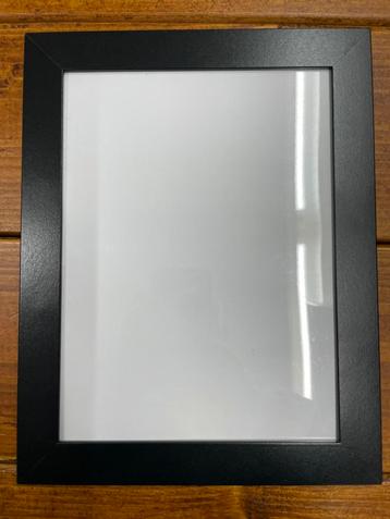 Zwarte foto lijst. 21x26 cm. beschikbaar voor biedingen
