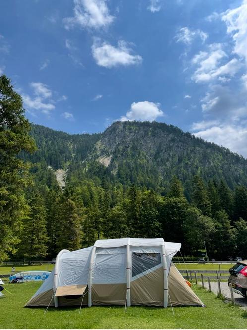 Quechua opblaasbare tent fresh & black 6.3, Caravans en Kamperen, Tenten, Zo goed als nieuw, Ophalen