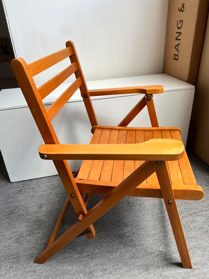 Inklapbaar houten kinderstoeltje, Tuin en Terras, Tuinstoelen, Zo goed als nieuw, Hout, Inklapbaar, Ophalen of Verzenden