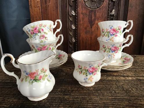 Royal Albert  moss rosé, Antiek en Kunst, Antiek | Servies los, Ophalen