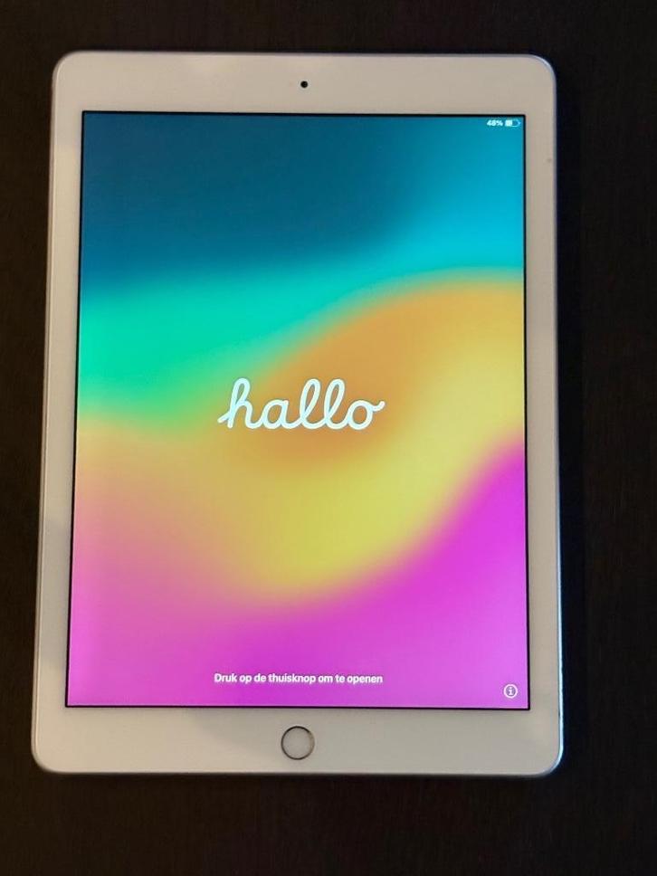 ipad, Computers en Software, Apple iPads, Gebruikt, Apple iPad, Wi-Fi, 9 inch, 32 GB, Zilver, Ophalen of Verzenden