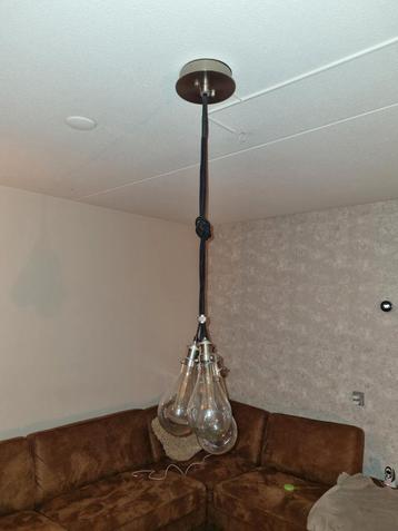 Hanglamp met 5 lampen.