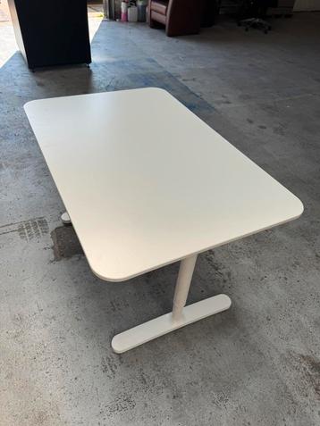 IKEA BEKANT bureau 120x80 cm wit hoogte verstelbaar met hand