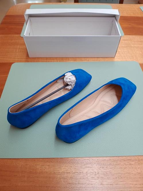 Blauwe suède ballerina's - Nieuw - Maat 39.5/40, Kleding | Dames, Schoenen, Nieuw, Ballerina's, Blauw, Ophalen of Verzenden
